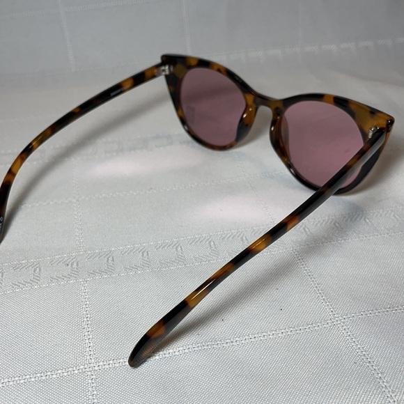 *5 for $25* NWOT FGX International Tortoise Shell Sunglasses Cat Eye - Picture 2 of 4